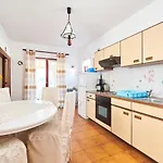 Haus Ana Апартаменты *