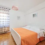 Haus Ana Апартаменты Пореч