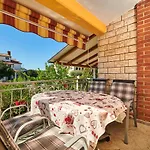 Apartment Haus Ana *